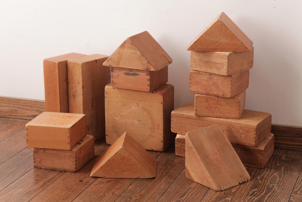 アンティーク雑貨　昭和レトロ　大きな積み木セット【マルチ/15ヶ組】(飾り台、花台、ディスプレイ雑貨)(1)