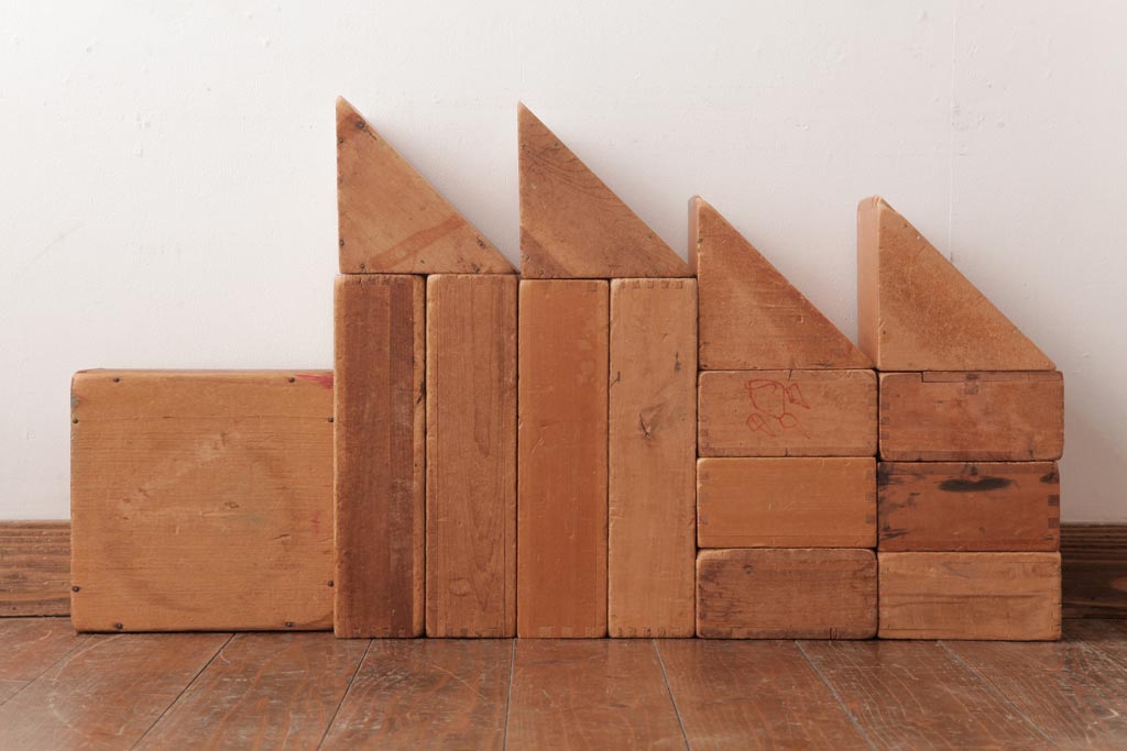 アンティーク雑貨　昭和レトロ　大きな積み木セット【マルチ/15ヶ組】(飾り台、花台、ディスプレイ雑貨)(1)