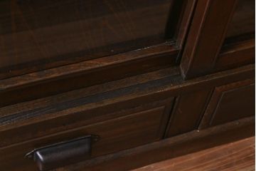 アンティーク家具　和製アンティーク　大正ロマンな雰囲気漂う二段重ね戸棚(キャビネット、収納棚、食器棚、ショーケース)