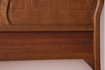 アンティーク家具　フランスアンティーク　オーク材　レリーフがお洒落な大らかな佇まいの木製ベッドフレーム