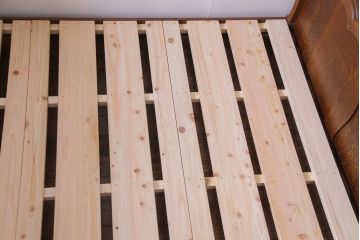 アンティーク家具　フランスアンティーク　オーク材　曲線を描いた優雅なデザインのベッドフレーム