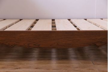 アンティーク家具　フランスアンティーク　オーク材　曲線を描いた優雅なデザインのベッドフレーム