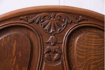 アンティーク家具　フランスアンティーク　オーク材　曲線を描いた優雅なデザインのベッドフレーム