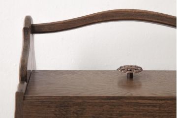 アンティーク雑貨　中古　神戸洋家具　永田良介商店　特注品　クラシカルなデザインが光るソーイングボックス(裁縫箱)(定価約10万円)