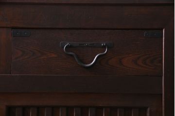 アンティーク家具　和製アンティーク　ヒノキ・ケヤキ材　細部のつくり込みが魅力の上品な関西帳場箪笥(収納棚、時代箪笥)