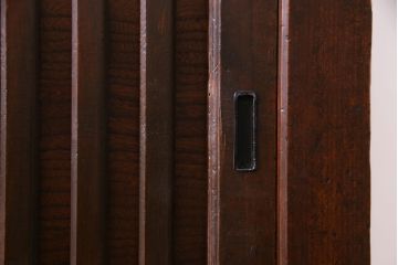 アンティーク家具　和製アンティーク　ヒノキ・ケヤキ材　細部のつくり込みが魅力の上品な関西帳場箪笥(収納棚、時代箪笥)