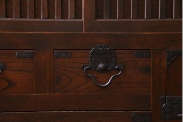 アンティーク家具　和製アンティーク　ヒノキ・ケヤキ材　細部のつくり込みが魅力の上品な関西帳場箪笥(収納棚、時代箪笥)