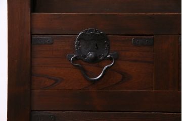 アンティーク家具　和製アンティーク　ヒノキ・ケヤキ材　細部のつくり込みが魅力の上品な関西帳場箪笥(収納棚、時代箪笥)