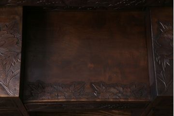 ヴィンテージ家具　ビンテージ　伝統工芸　軽井沢彫り　大輪の牡丹が目を引くドレッサー(鏡台)