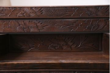 ヴィンテージ家具　ビンテージ　伝統工芸　軽井沢彫り　大輪の牡丹が目を引くドレッサー(鏡台)