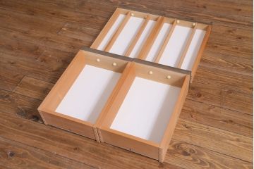 中古　神戸洋家具　永田良介商店　隅モッコ2枚扉　クラシカルな色合いの食器棚(キャビネット、収納棚)(定価約72万円)