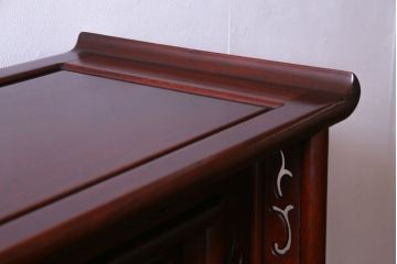 ビンテージ　民芸家具　草花・松に鶴　彫刻が和の雰囲気を漂わせる飾り棚(茶棚、違い棚)