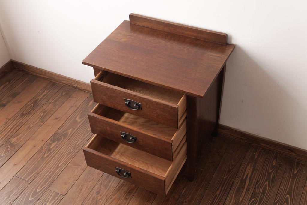 中古　アメリカ　Stickley(スティックレー、スティックレイ)社　ミッションスタイル　オーク材のぬくもりあふれるサイドチェスト(引き出し)(定価約34万円)