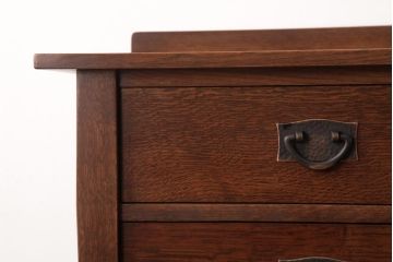 中古　アメリカ　Stickley(スティックレー、スティックレイ)社　ミッションスタイル　オーク材のぬくもりあふれるサイドチェスト(引き出し)(定価約34万円)