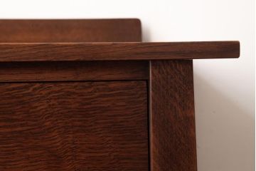 中古　アメリカ　Stickley(スティックレー、スティックレイ)社　ミッションスタイル　オーク材のぬくもりあふれるサイドチェスト(引き出し)(定価約34万円)