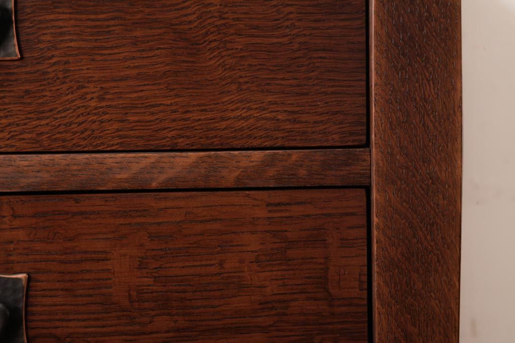 中古　アメリカ　Stickley(スティックレー、スティックレイ)社　ミッションスタイル　オーク材のぬくもりあふれるサイドチェスト(引き出し)(定価約34万円)
