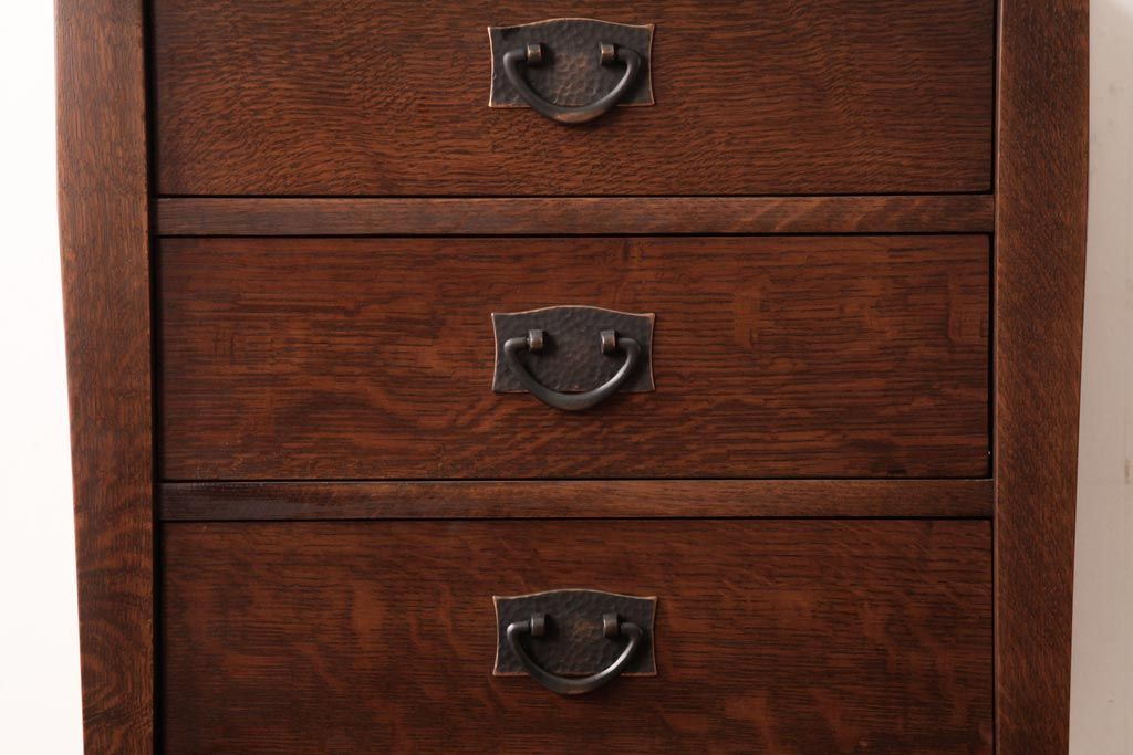 中古　アメリカ　Stickley(スティックレー、スティックレイ)社　ミッションスタイル　オーク材のぬくもりあふれるサイドチェスト(引き出し)(定価約34万円)