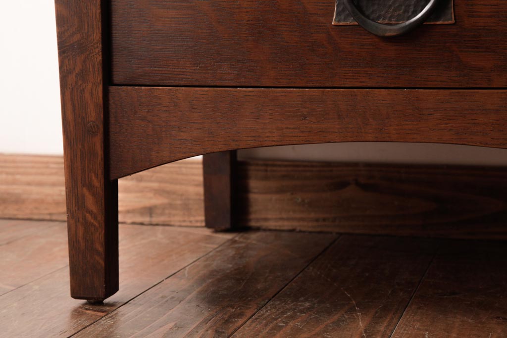中古　アメリカ　Stickley(スティックレー、スティックレイ)社　ミッションスタイル　オーク材のぬくもりあふれるサイドチェスト(引き出し)(定価約34万円)