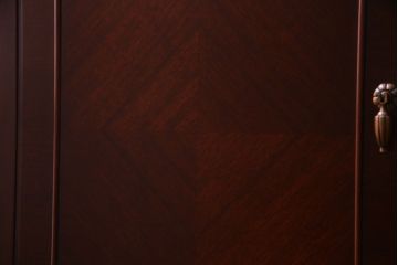 中古　神戸洋家具　メープル不二屋　高級感あふれるデザインのサイドボード(収納棚)(定価約48万円)
