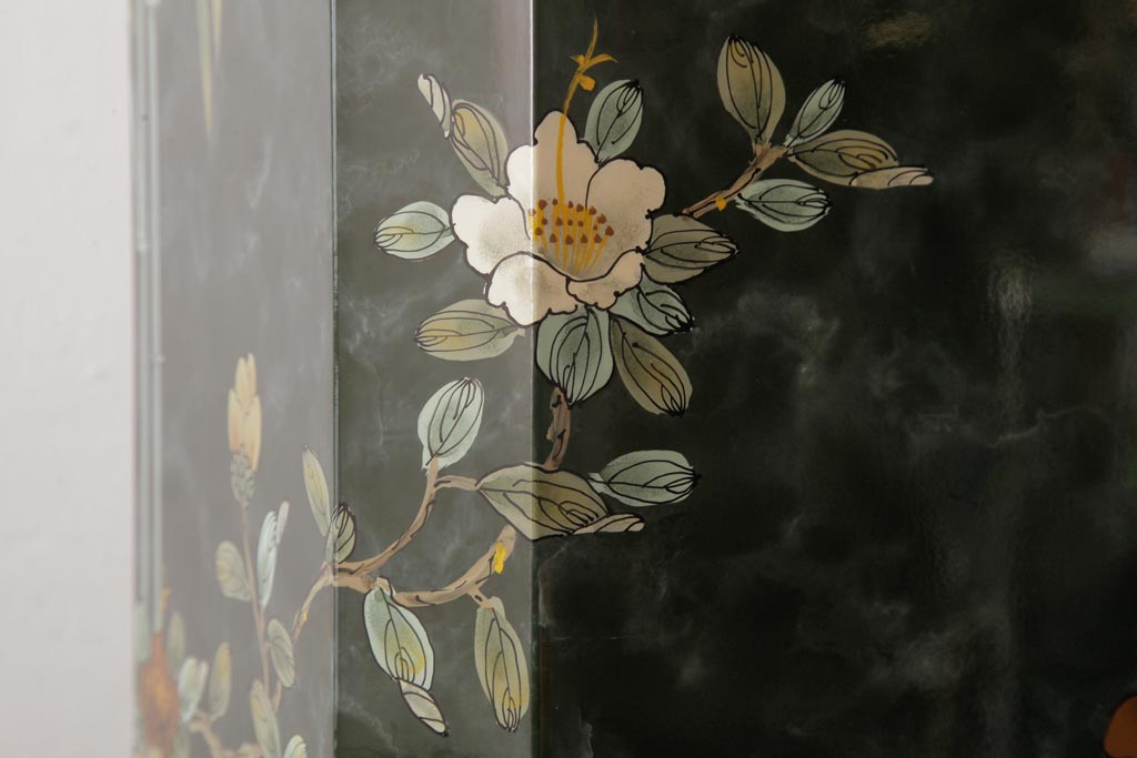 中古　中国家具　花鳥図　芸術的な意匠の縦長チェスト(引き出し、タンス)