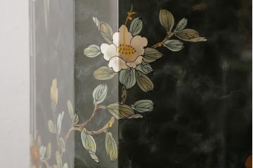 中古　中国家具　花鳥図　芸術的な意匠の縦長チェスト(引き出し、タンス)