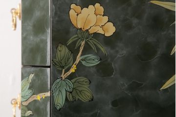 中古　中国家具　花鳥図　芸術的な意匠の縦長チェスト(引き出し、タンス)