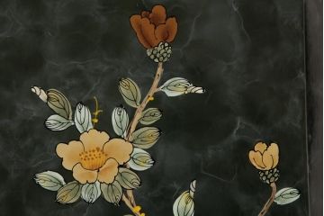 中古　中国家具　花鳥図　芸術的な意匠の縦長チェスト(引き出し、タンス)