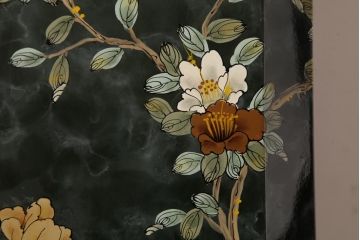 中古　中国家具　花鳥図　芸術的な意匠の縦長チェスト(引き出し、タンス)