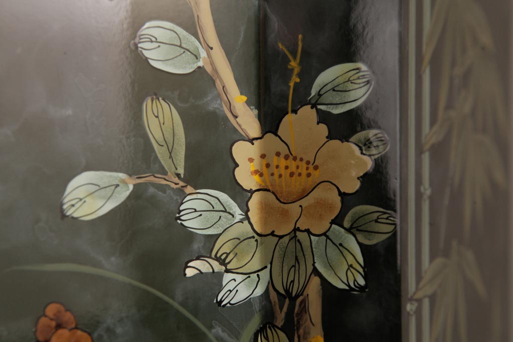 中古　中国家具　花鳥図　芸術的な意匠の縦長チェスト(引き出し、タンス)