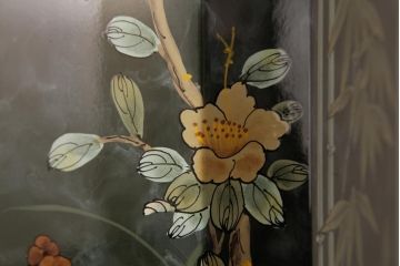 中古　中国家具　花鳥図　芸術的な意匠の縦長チェスト(引き出し、タンス)