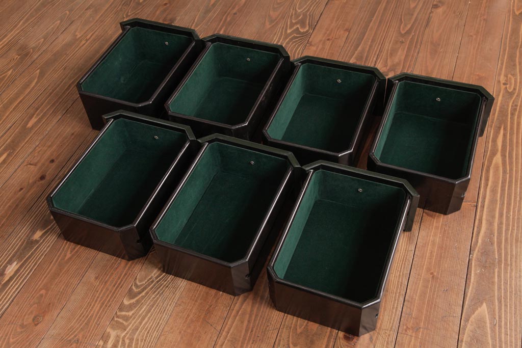 中古　中国家具　花鳥図　芸術的な意匠の縦長チェスト(引き出し、タンス)