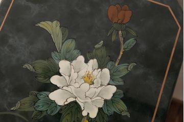 中古　中国家具　花鳥図　芸術的な意匠の縦長チェスト(引き出し、タンス)