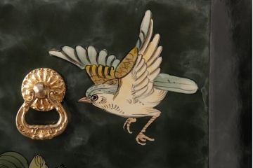 中古　中国家具　花鳥図　芸術的な意匠の縦長チェスト(引き出し、タンス)