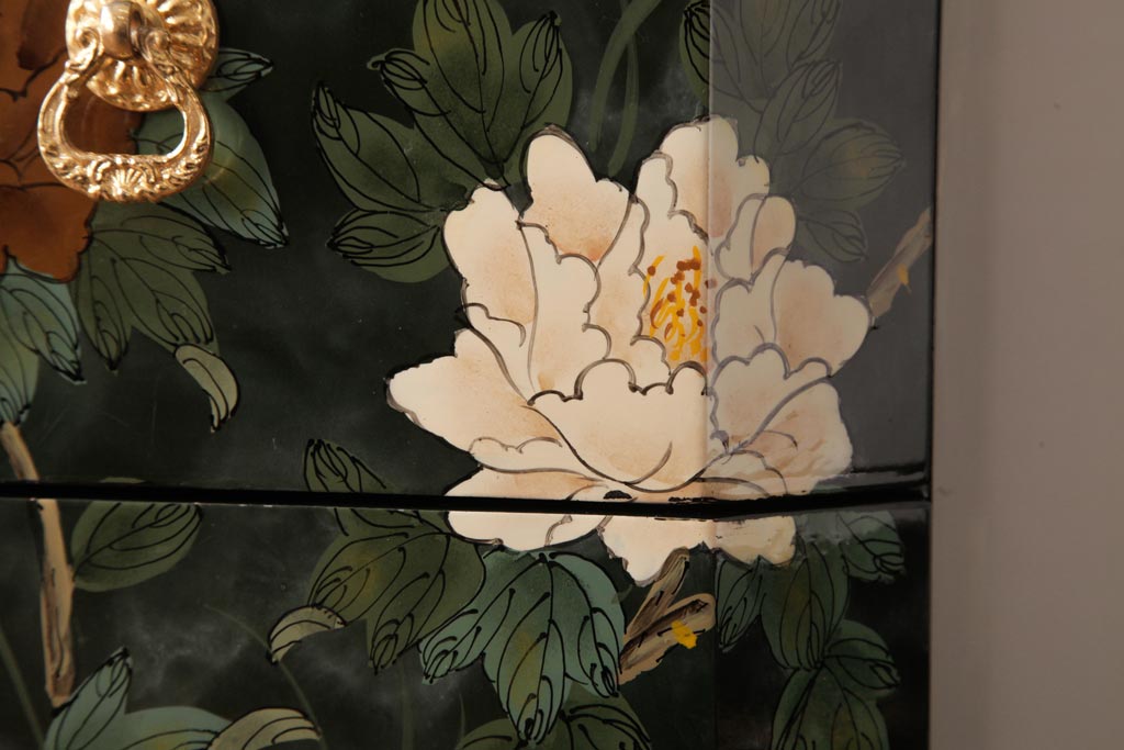 中古　中国家具　花鳥図　芸術的な意匠の縦長チェスト(引き出し、タンス)