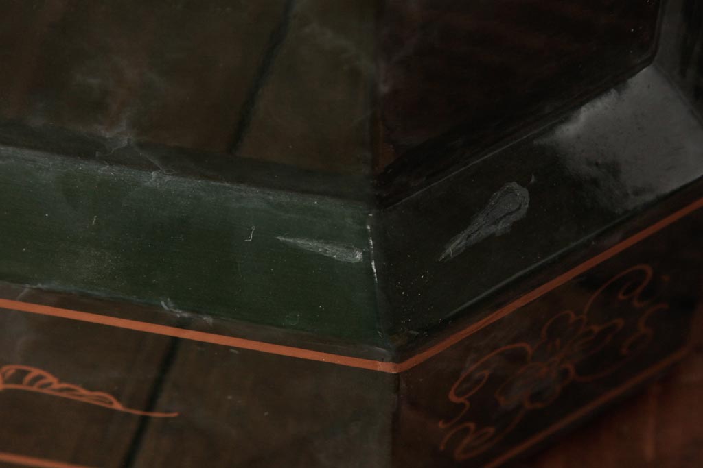 中古　中国家具　花鳥図　芸術的な意匠の縦長チェスト(引き出し、タンス)