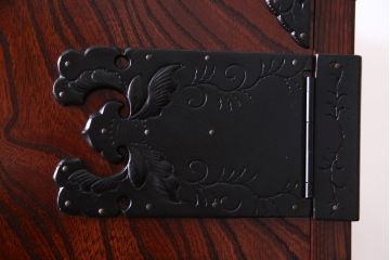 中古　伝統民芸　岩谷堂箪笥　みちのく8号　荘厳な佇まいが魅力的なワードローブ(洋服タンス)
