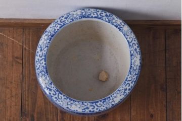 アンティーク雑貨　古民具　竹・花の図　浮き出た竹の意匠が目を引く瀬戸火鉢(手あぶり)