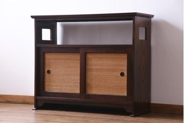 ビンテージ　民芸家具　ケヤキ材　作り込みが丁寧な茶箪笥(茶棚、収納棚、戸棚、ヴィンテージ)(R-034967)