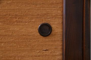 ビンテージ　民芸家具　ケヤキ材　作り込みが丁寧な茶箪笥(茶棚、収納棚、戸棚、ヴィンテージ)(R-034967)