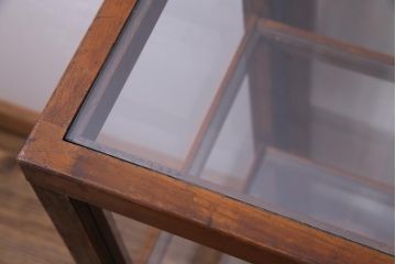 レトロ家具　昭和レトロ　ヒノキ材　シンプルな木枠が味わい深いガラスケース(ショーケース、陳列棚)