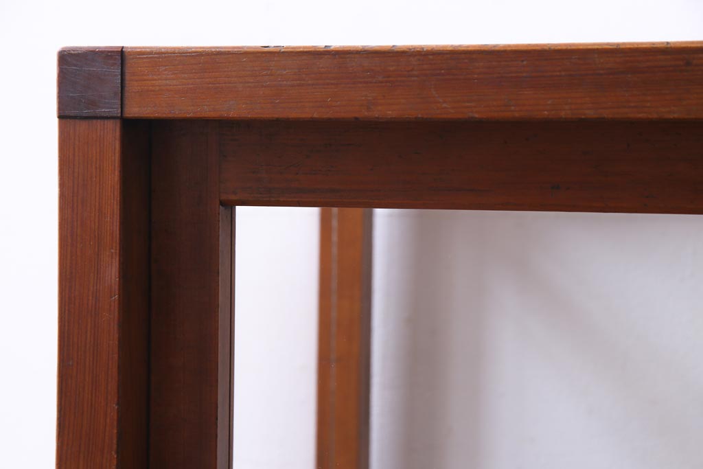 レトロ家具　昭和レトロ　ヒノキ材　シンプルな木枠が味わい深いガラスケース(ショーケース、陳列棚)