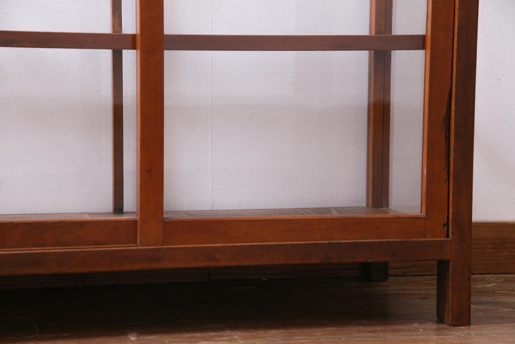 レトロ家具　昭和レトロ　ヒノキ材　シンプルな木枠が味わい深いガラスケース(ショーケース、陳列棚)