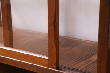 レトロ家具　昭和レトロ　ヒノキ材　シンプルな木枠が味わい深いガラスケース(ショーケース、陳列棚)