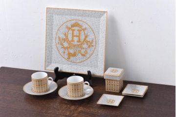 中古　Hermes(エルメス)　モザイク ヴァンキャトル　スクエアプレート、カップ&ソーサー、ティーキャディーセット(洋食器)(定価合計約14万円)