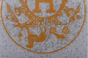 中古　Hermes(エルメス)　モザイク ヴァンキャトル　スクエアプレート、カップ&ソーサー、ティーキャディーセット(洋食器)(定価合計約14万円)