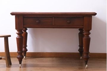 アンティーク家具　フランスアンティーク　パイン材　使い込まれた風格の漂うキャスター付きテーブル(デスク、在宅ワーク、在宅用カフェテーブル)