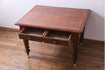 アンティーク家具　フランスアンティーク　パイン材　使い込まれた風格の漂うキャスター付きテーブル(デスク、在宅ワーク、在宅用カフェテーブル)