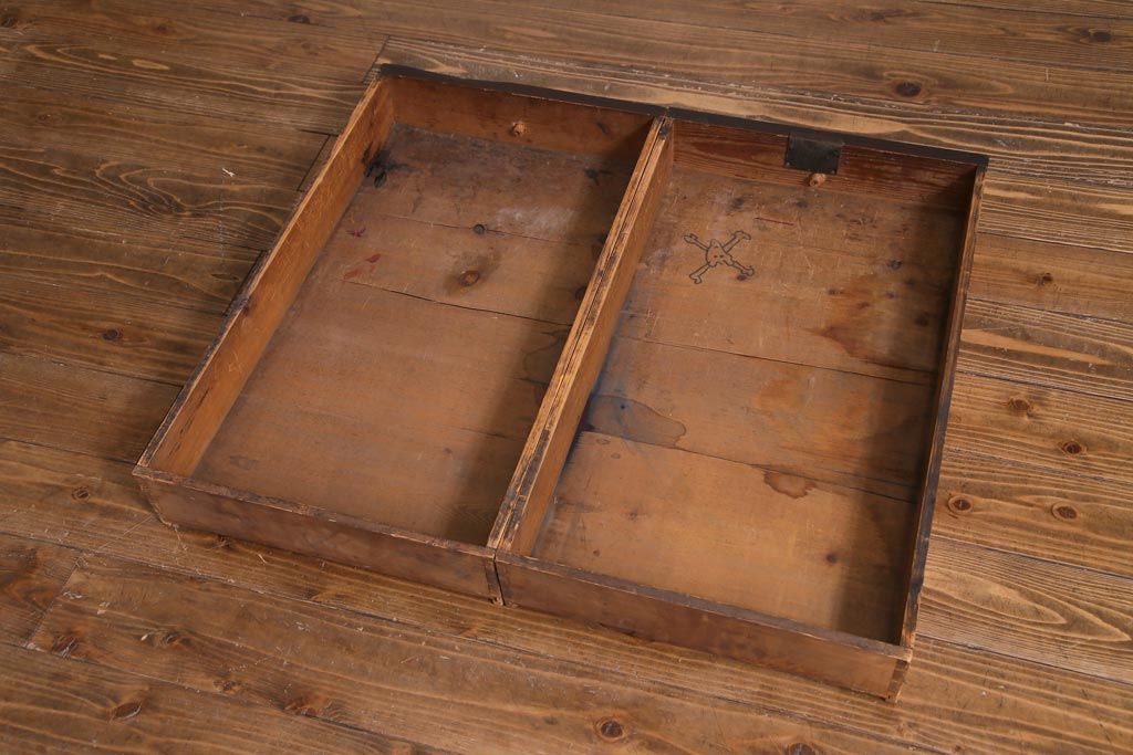 アンティーク家具　フランスアンティーク　パイン材　使い込まれた風格の漂うキャスター付きテーブル(デスク、在宅ワーク、在宅用カフェテーブル)