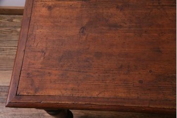 アンティーク家具　フランスアンティーク　パイン材　使い込まれた風格の漂うキャスター付きテーブル(デスク、在宅ワーク、在宅用カフェテーブル)
