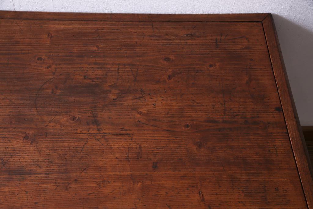 アンティーク家具　フランスアンティーク　パイン材　使い込まれた風格の漂うキャスター付きテーブル(デスク、在宅ワーク、在宅用カフェテーブル)